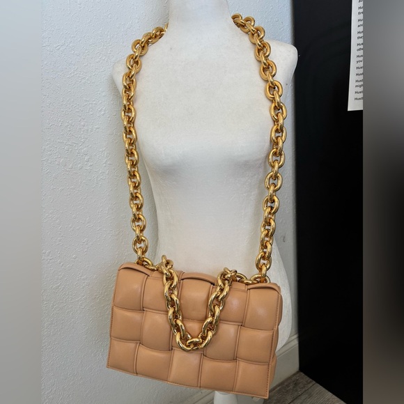 Authentic Brand New Bottega Veneta beige padded cassette Bag - Picture 12 of 13